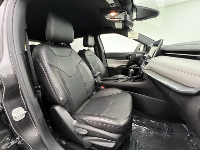2023 Jeep Compass Limited photo 9