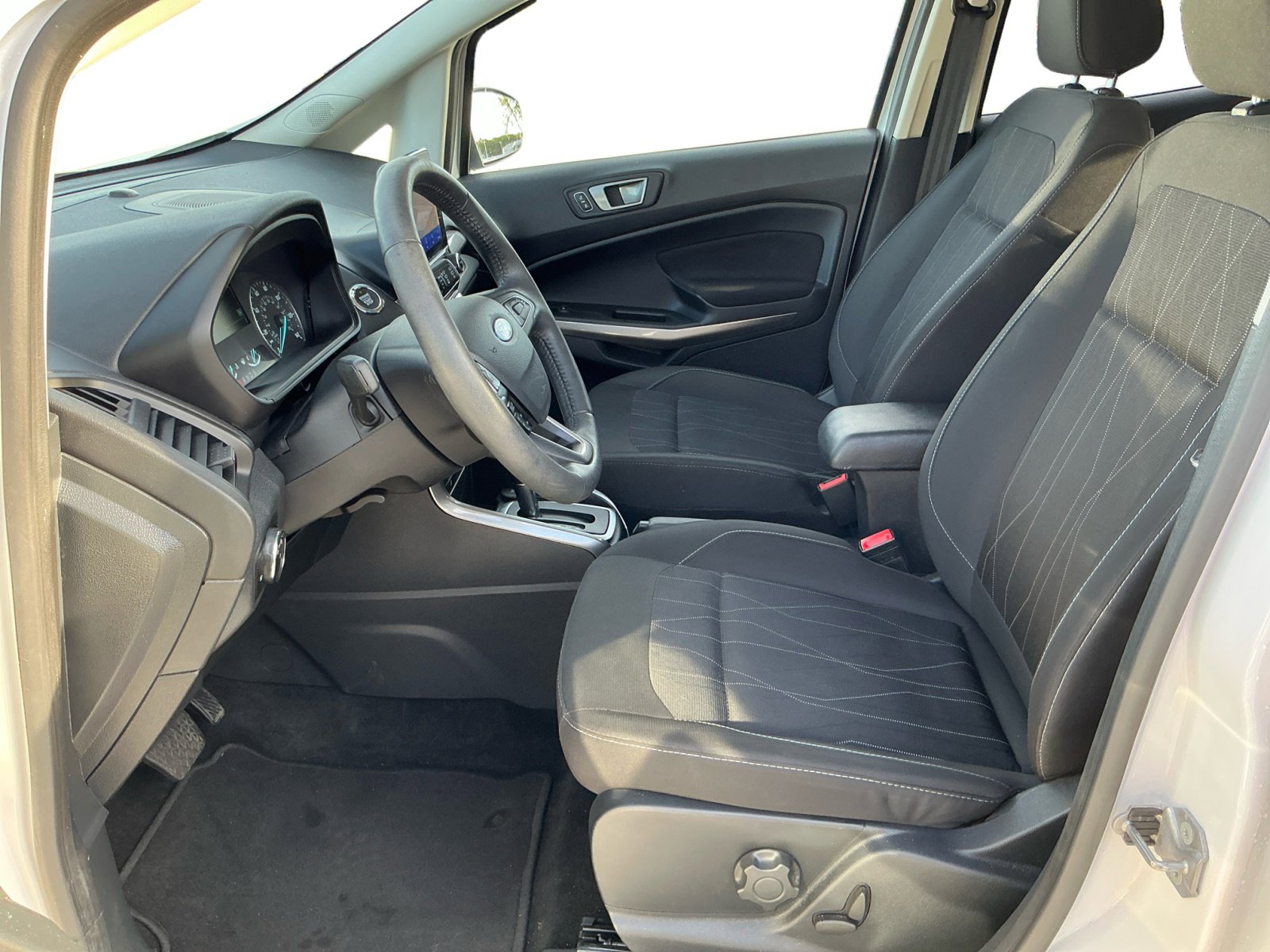 2020 Ford EcoSport SE photo 2