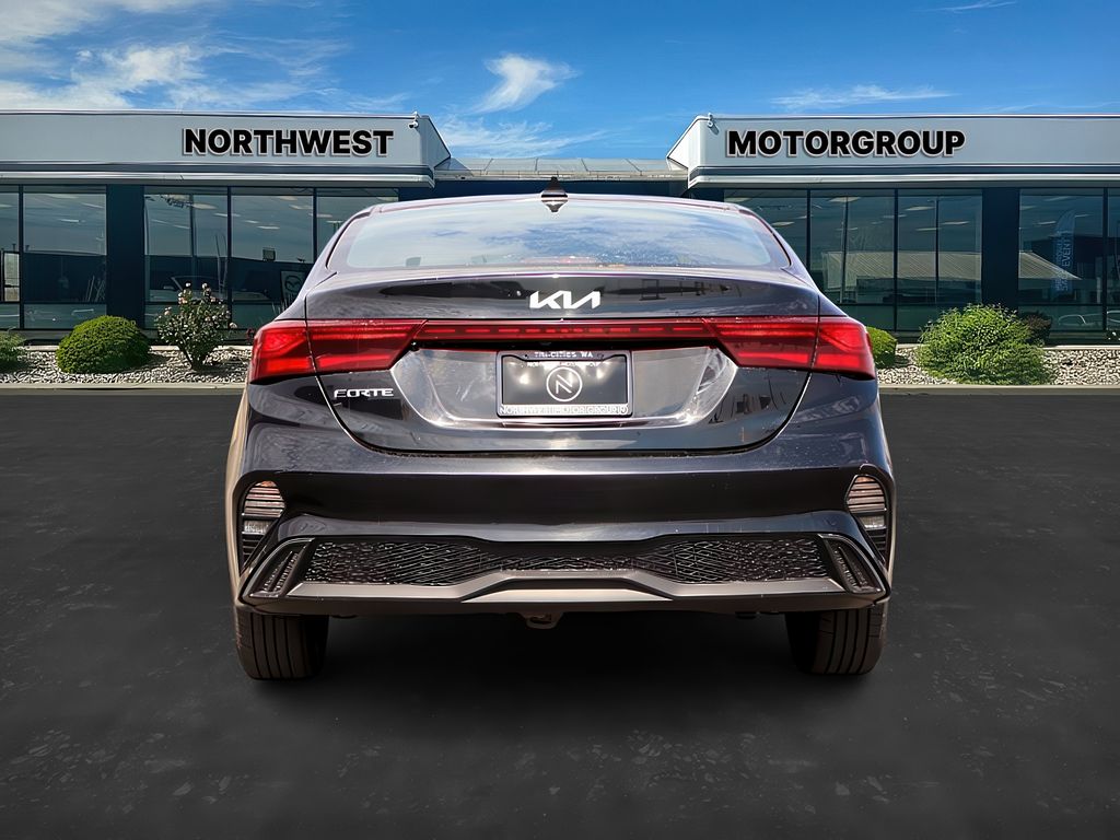 2023 Kia Forte LXS photo 3