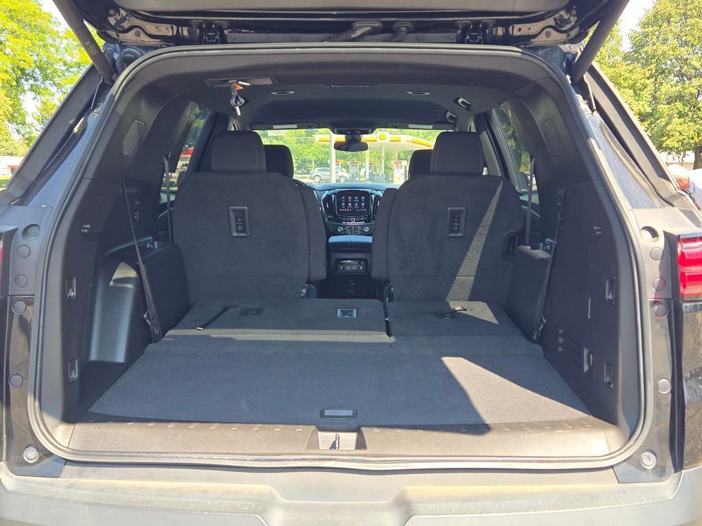 2022 Chevrolet Traverse Cloth photo 15