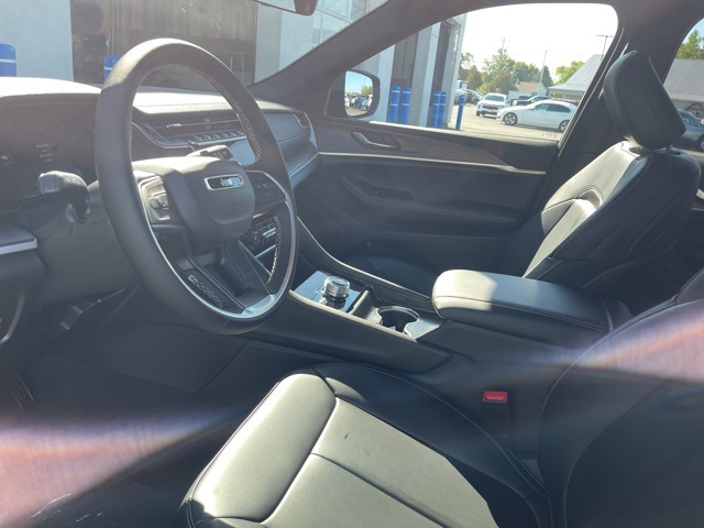 2025 Jeep Grand Cherokee Limited photo 10