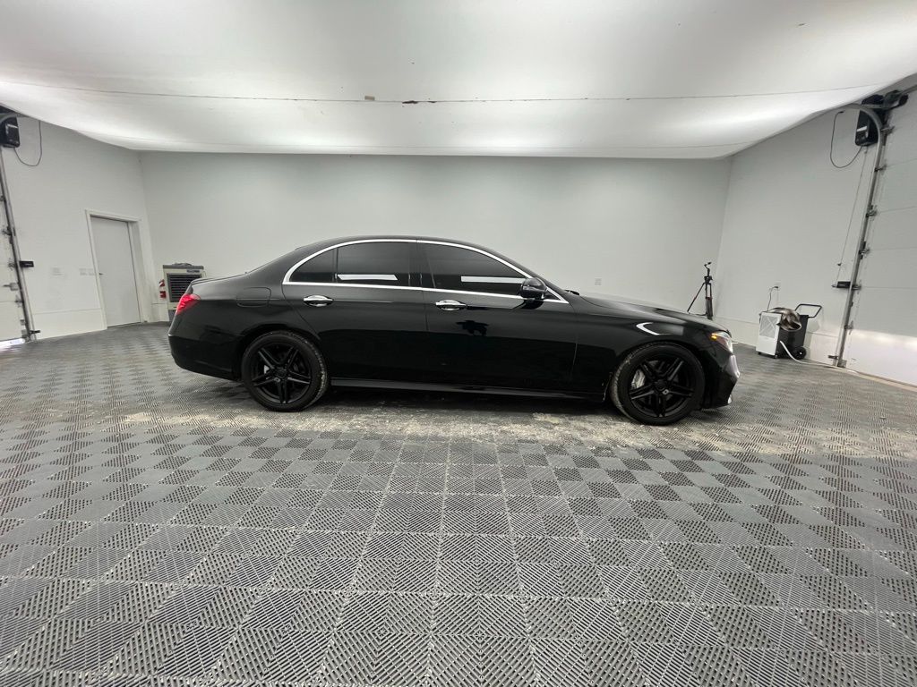 2017 Mercedes Benz E 300 photo 9