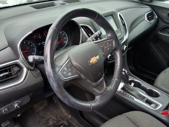 2018 Chevrolet Equinox LT photo 2