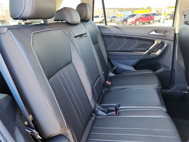 2024 Volkswagen Tiguan SE Wolfsburg Edition photo 16