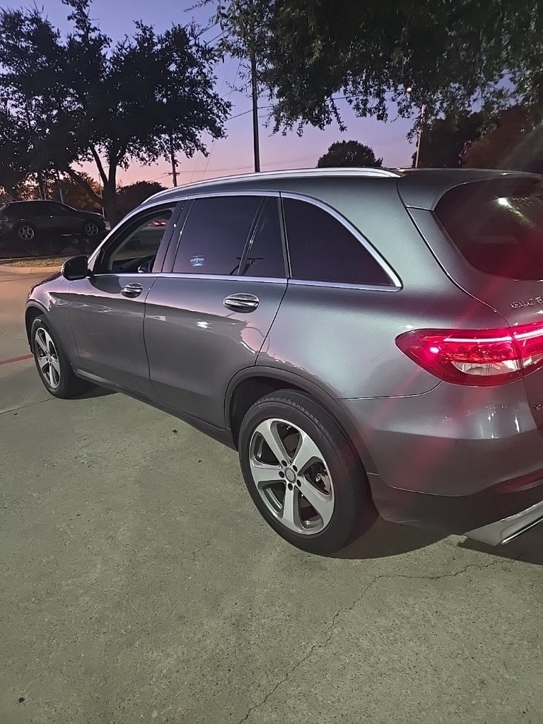 2017 Mercedes Benz GLC 300 photo 2