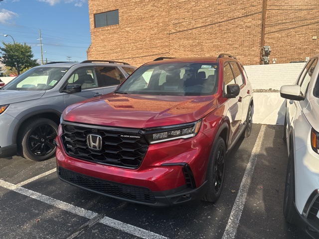 2025 Honda Pilot Black Edition photo 2