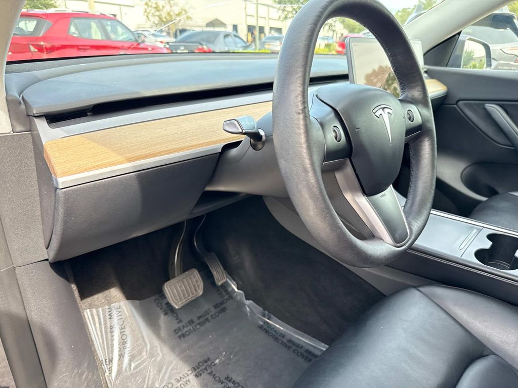 2022 Tesla Model Y Long Range photo 19