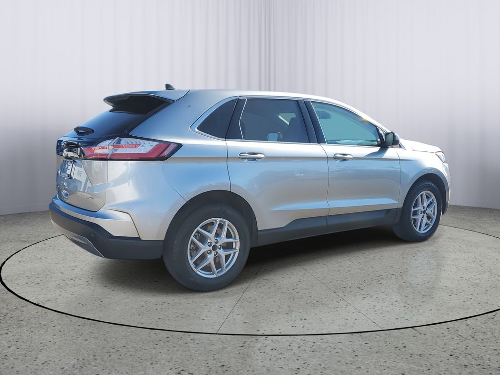 2024 Ford Edge SEL photo 2