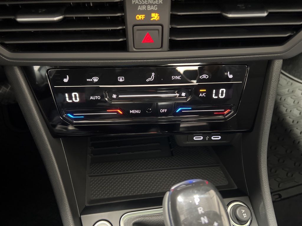 2025 Volkswagen Jetta 1.5T SE photo 32