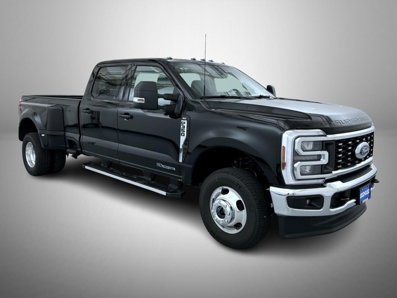 2026 Ford F-350 XLT photo 3