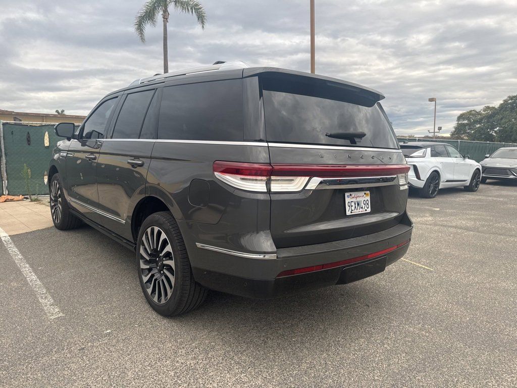2023 Lincoln Navigator Black Label photo 3