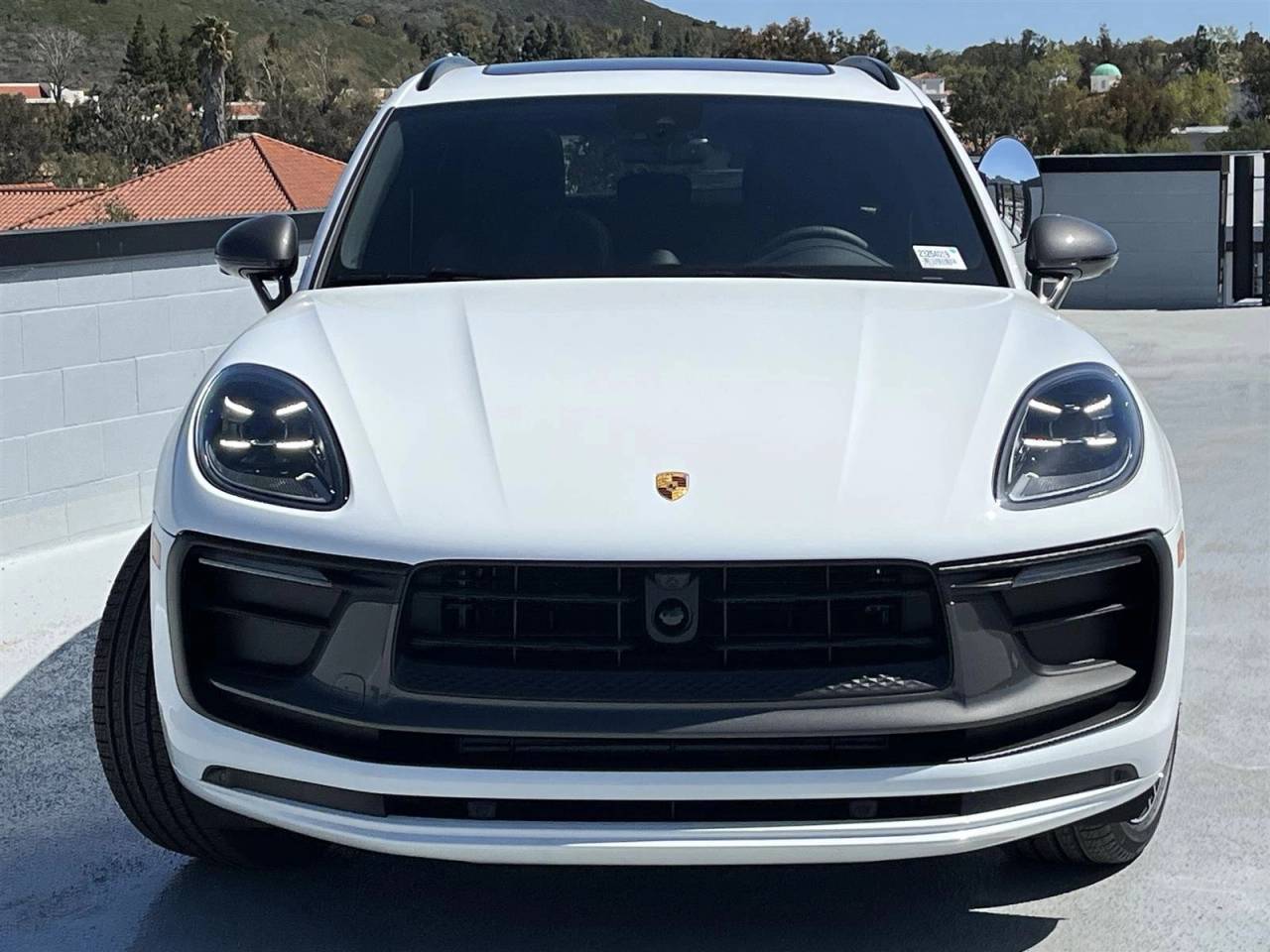 2025 Porsche Macan T photo 6