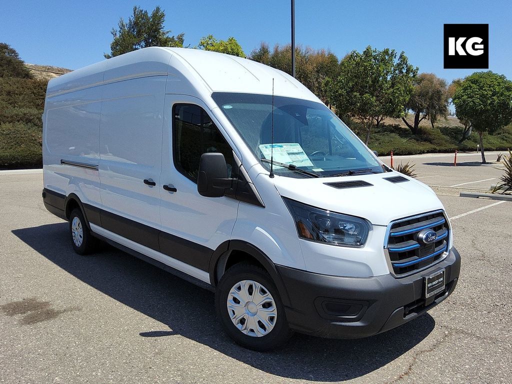 2025 Ford E-Transit Cargo Van Base's photo