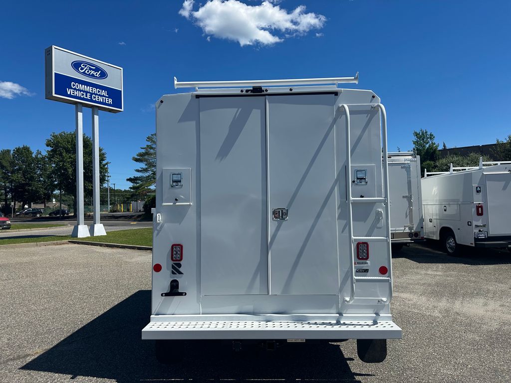 2025 Ford Transit Chassis Cutaway photo 5