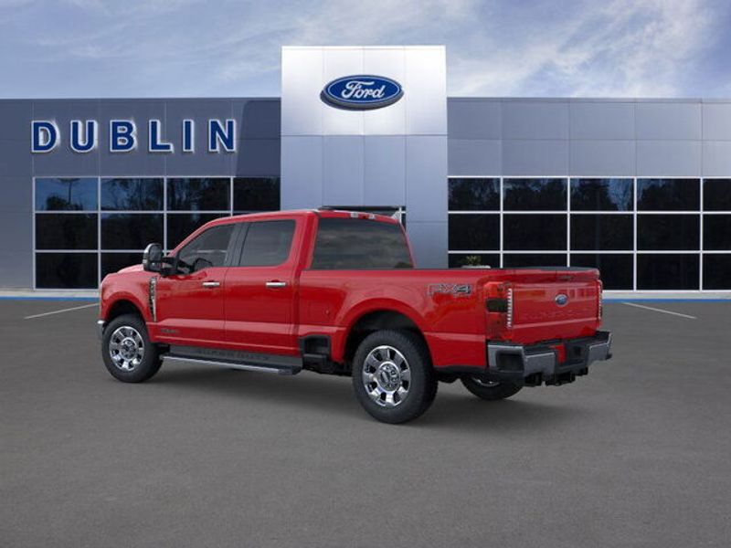 2025 Ford F-250 Lariat photo 4