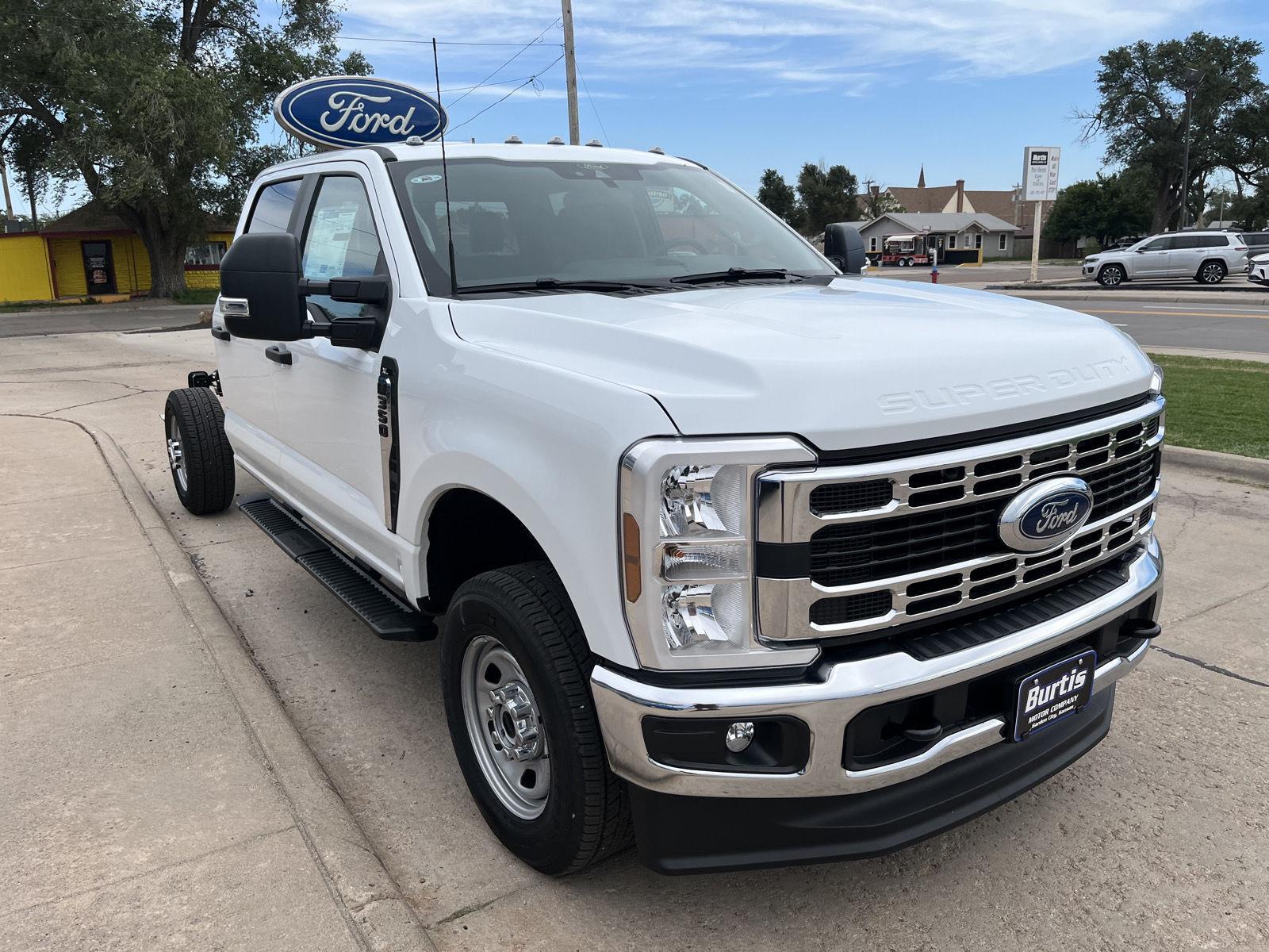 2026 Ford F-350 XL photo 3