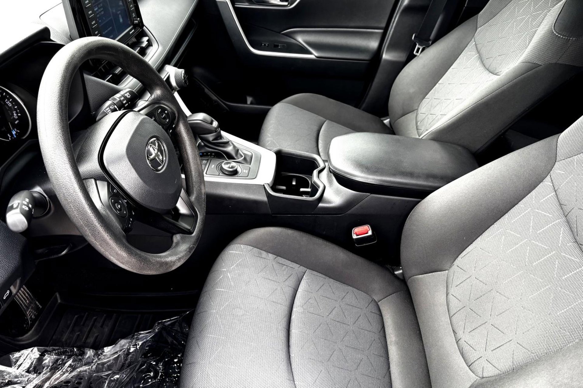 2022 Toyota RAV4 Hybrid XLE photo 7