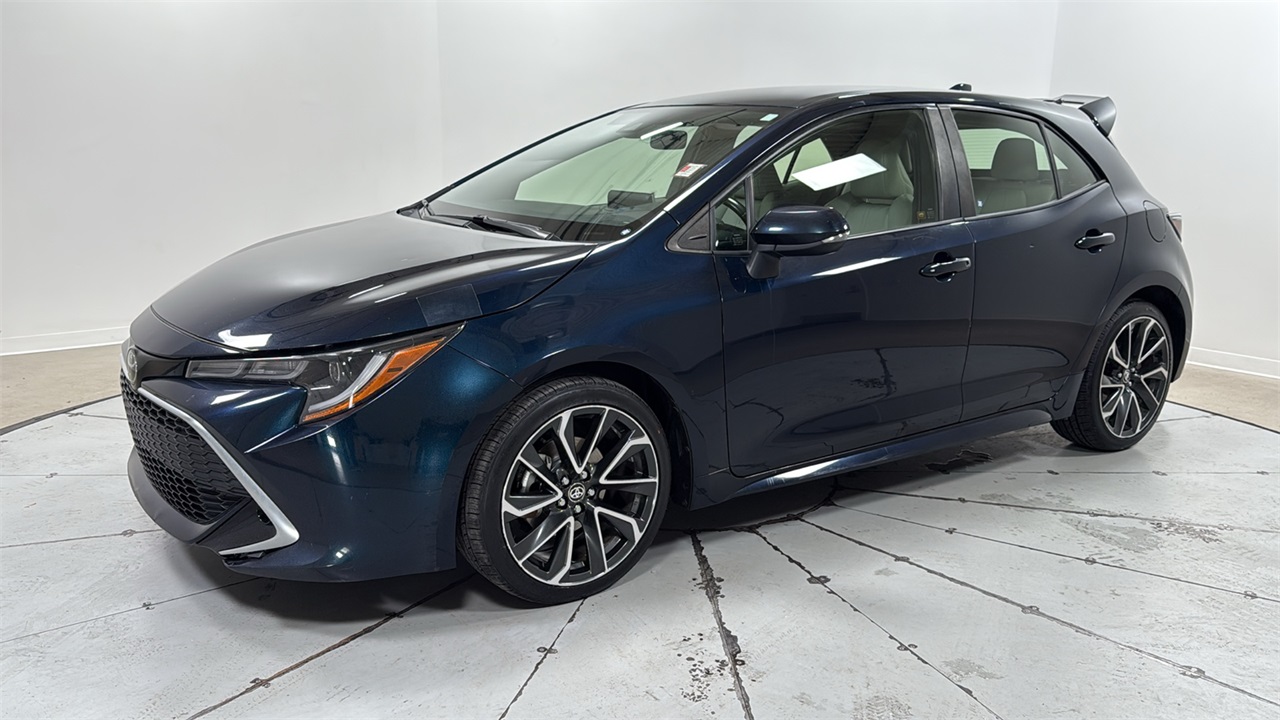 2019 Toyota Corolla Hatchback XSE's photo