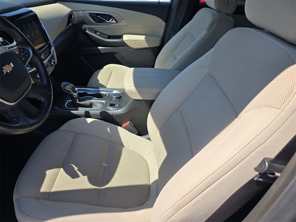 2022 Chevrolet Traverse photo 13