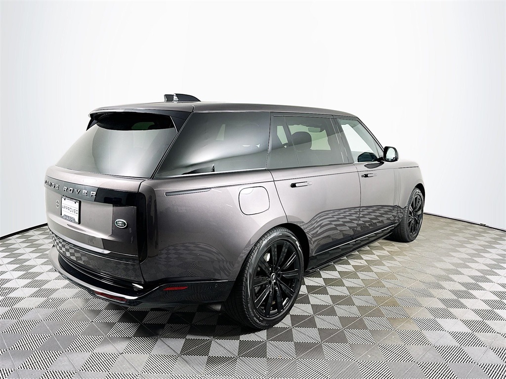 2023 Land Rover Range Rover SE photo 5
