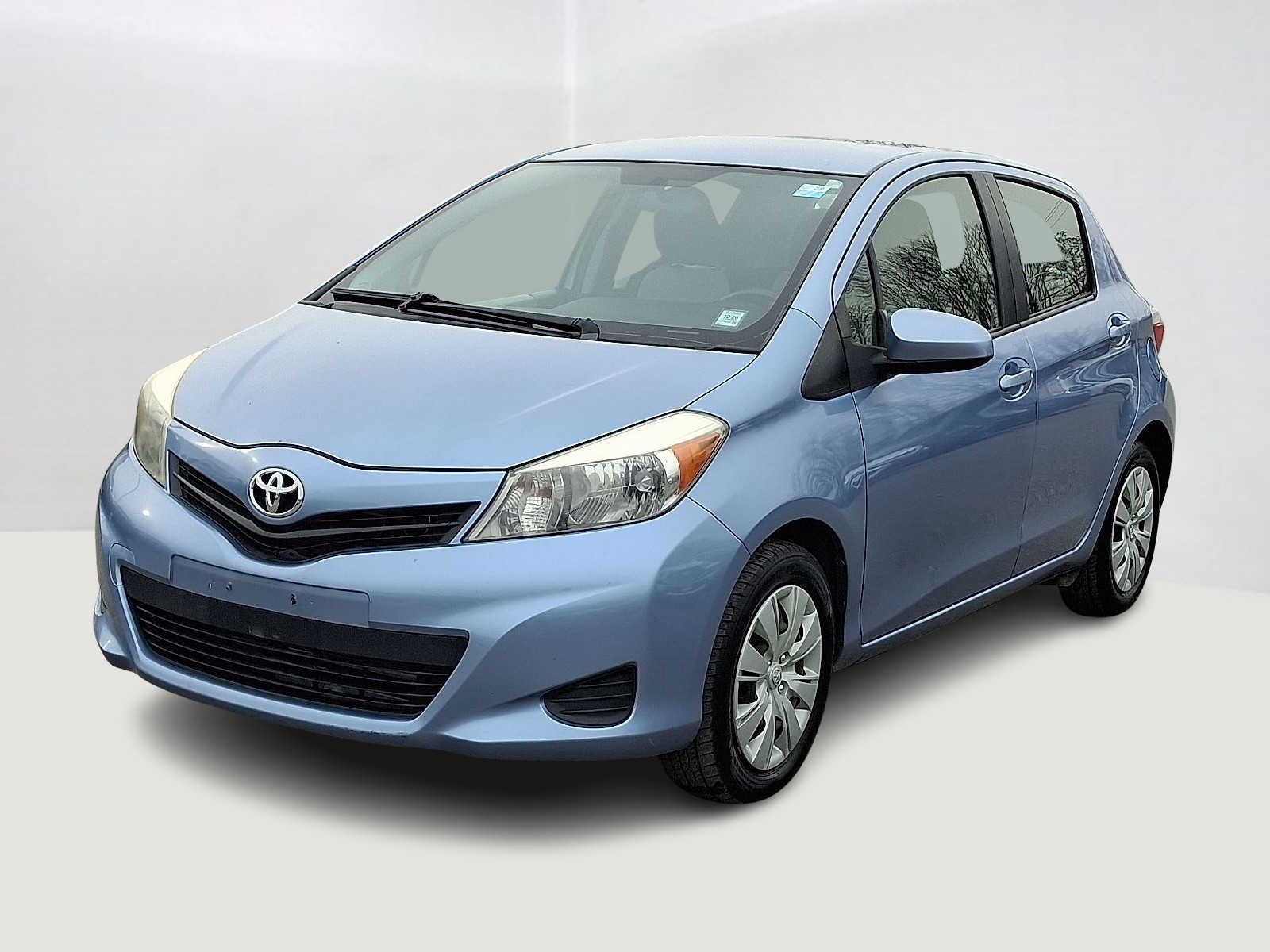 2014 Toyota Yaris L's photo