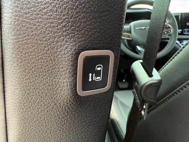 2026 Chrysler Pacifica photo 31