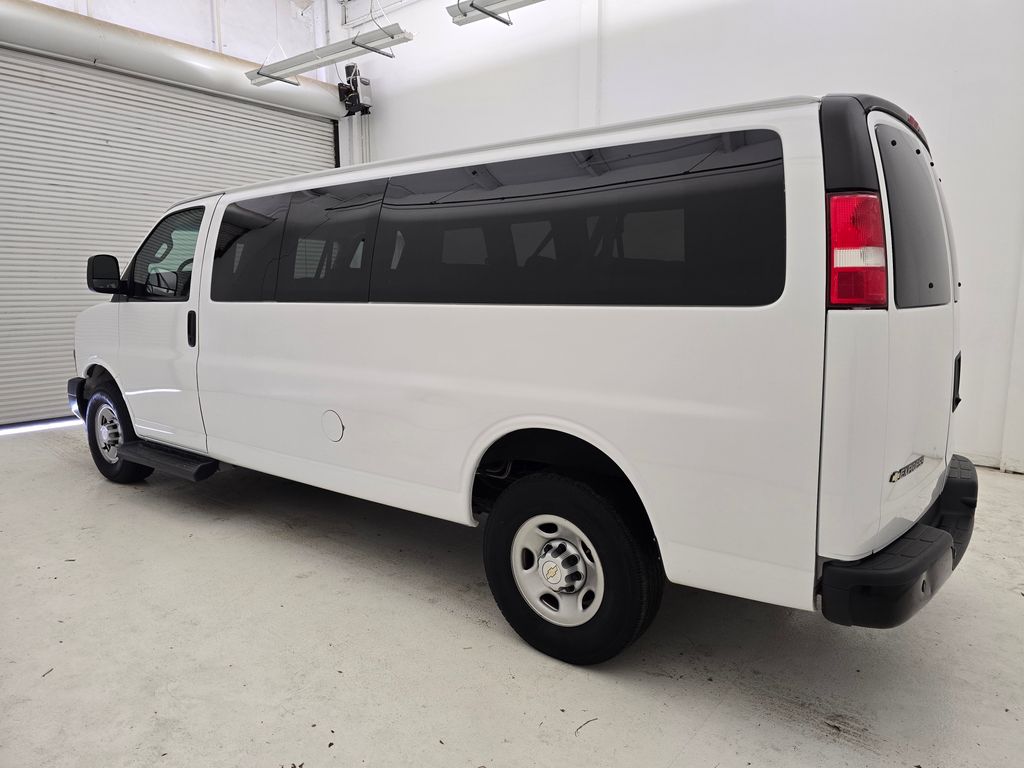 2022 Chevrolet Express 3500 LS photo 19