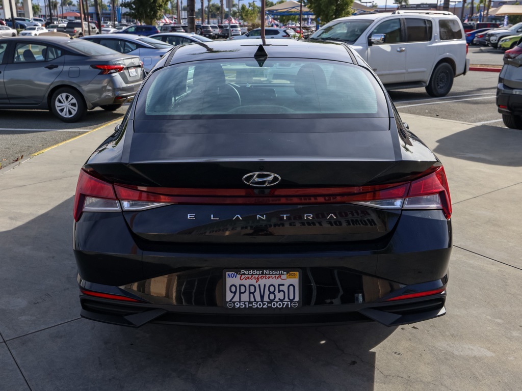 Used 2021 Black Hyundai SEL image 3