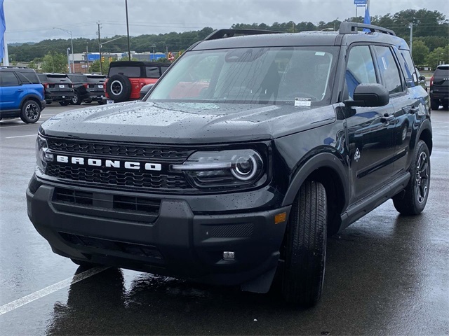 2025 Ford Bronco Sport Outer Banks photo 4