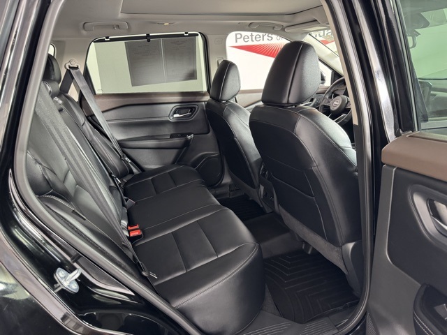 2023 Nissan Rogue SL photo 3