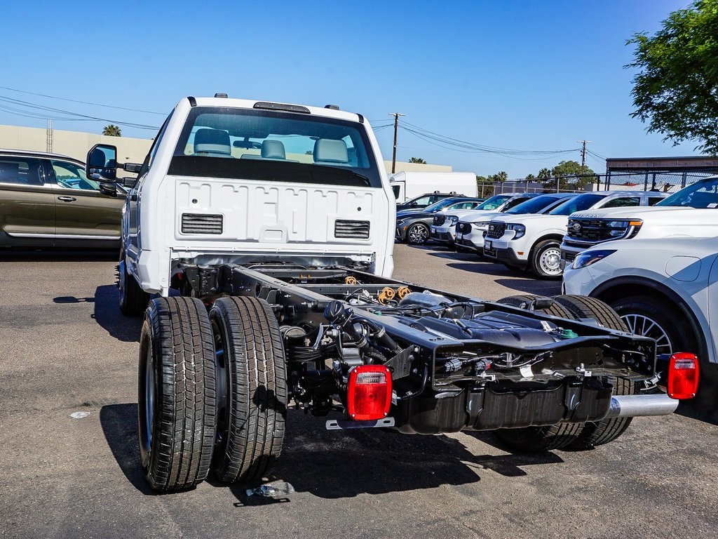 2025 Ford F-350 photo 6