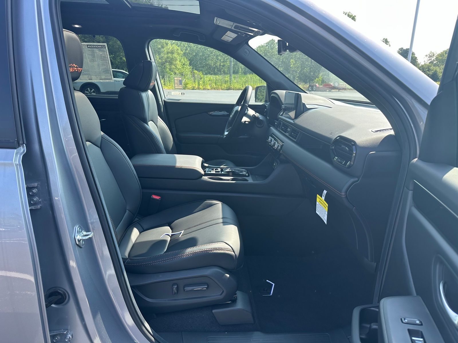 2025 Honda Pilot TrailSport photo 22