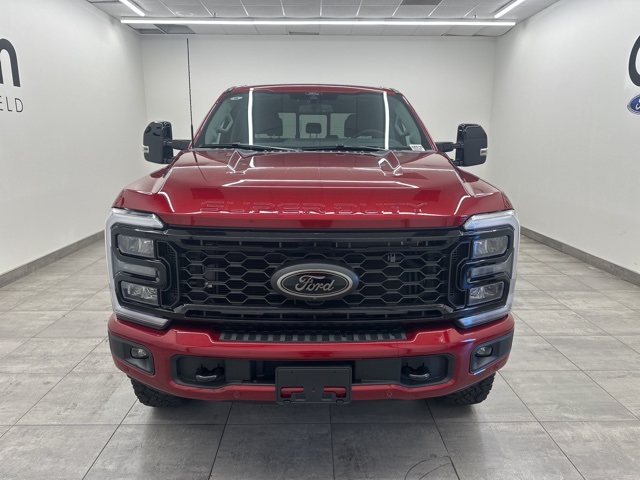 2025 Ford F-250 Lariat photo 2