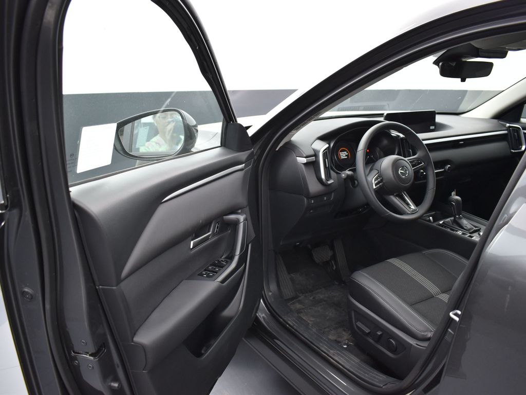 2025 Mazda CX-50 Preferred photo 5