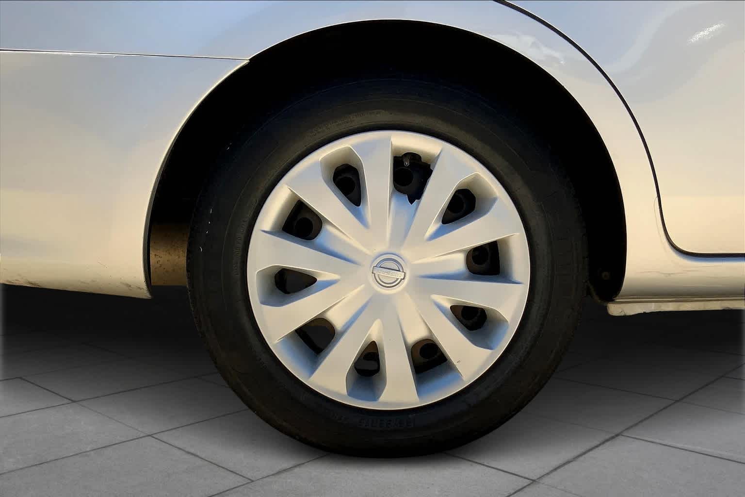 PreOwned 2018 Nissan Versa SV 4dr Car in Tulsa JK408816 South