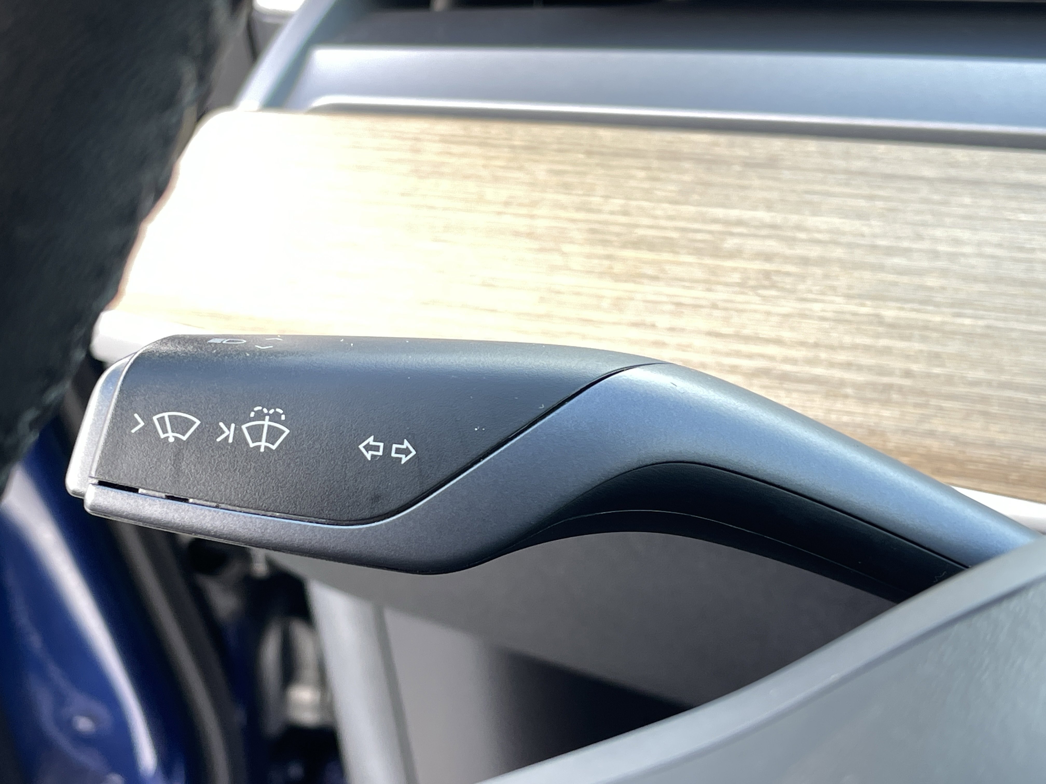 2020 Tesla Model 3 Standard Range photo 3