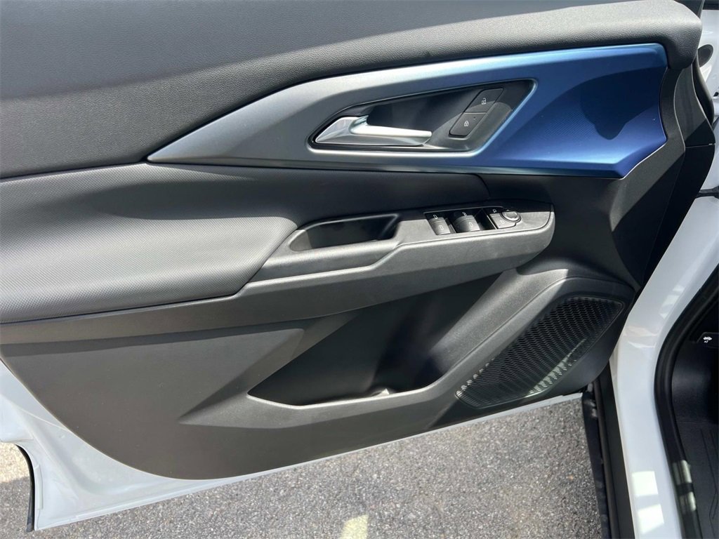2025 Chevrolet Equinox EV 1LT photo 10
