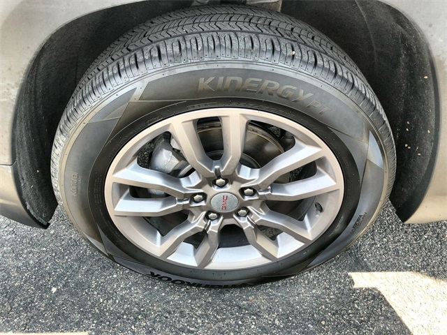 2024 Gmc Terrain SLT photo 2