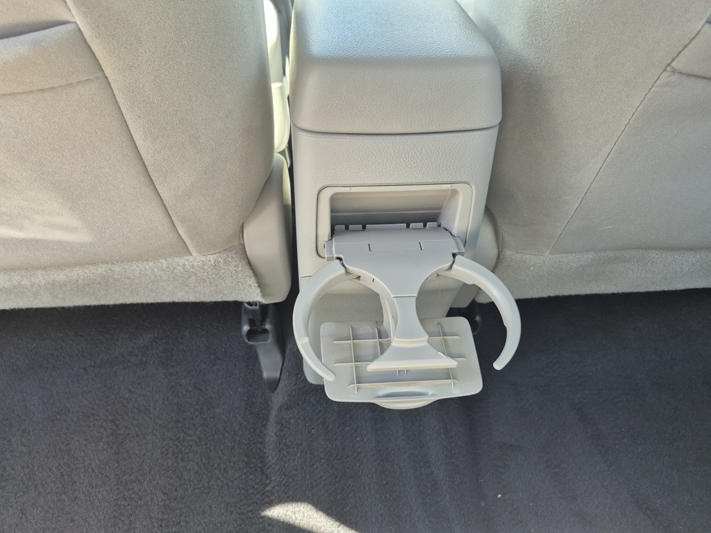 2010 Toyota Corolla LE photo 16