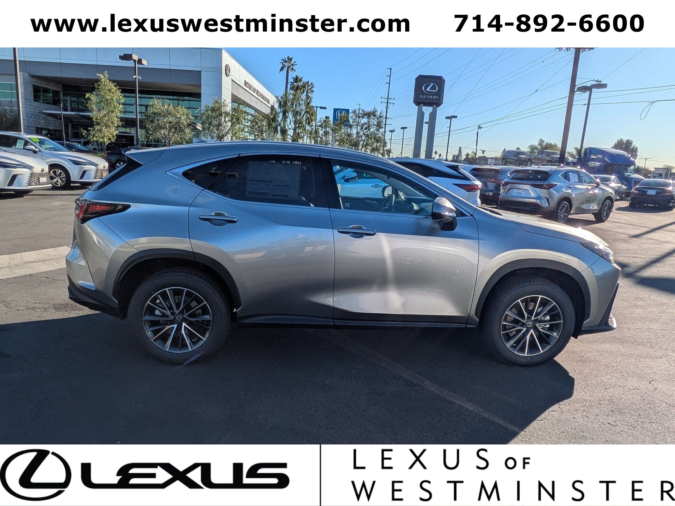 2026 Lexus NX 350h Premium AWD photo 4
