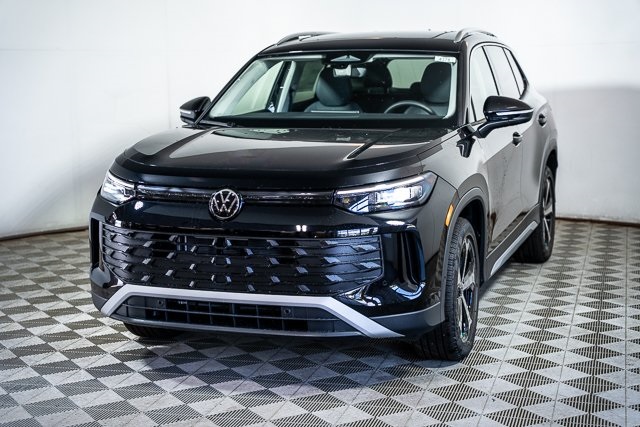 2025 Volkswagen Tiguan SE photo 4