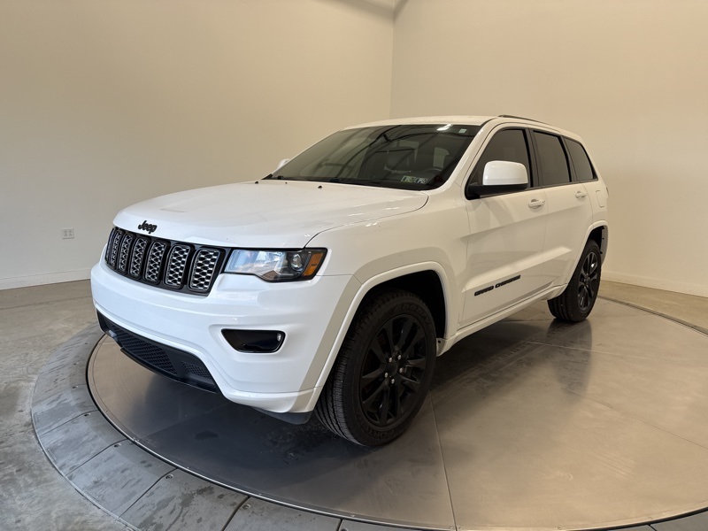 2020 Jeep Grand Cherokee Altitude photo 3