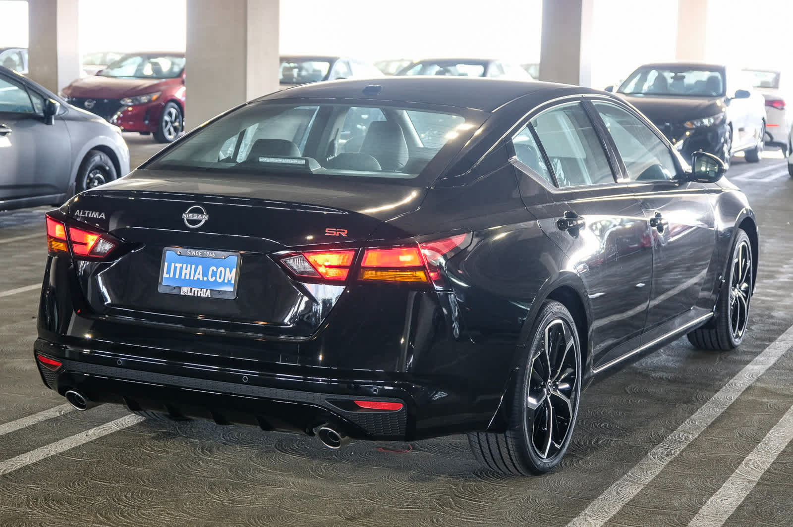 2025 Nissan Altima SR photo 4