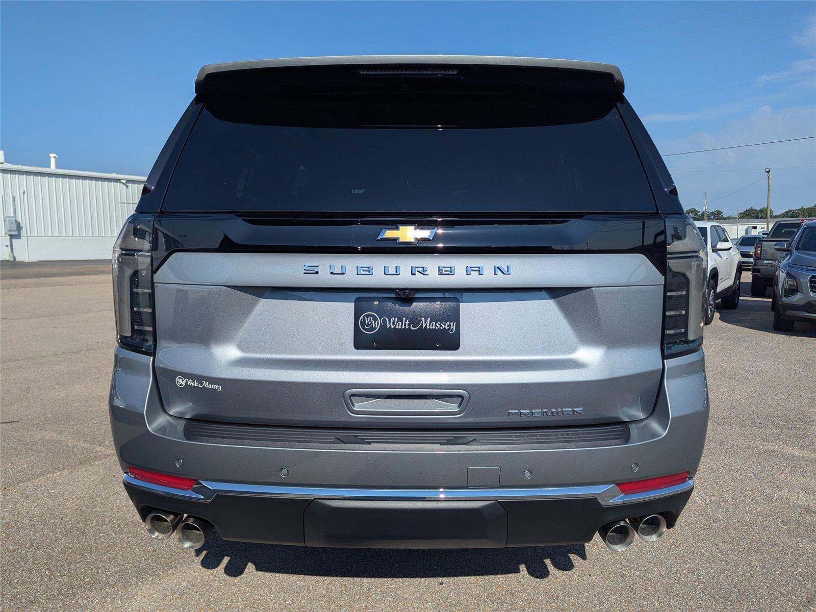 2025 Chevrolet Suburban Premier photo 4