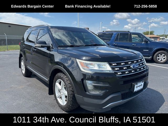 2016 Ford Explorer XLT photo 2