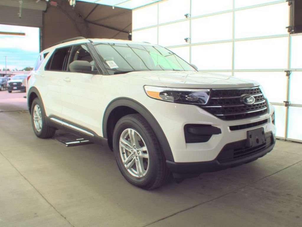 2022 Ford Explorer XLT photo 3