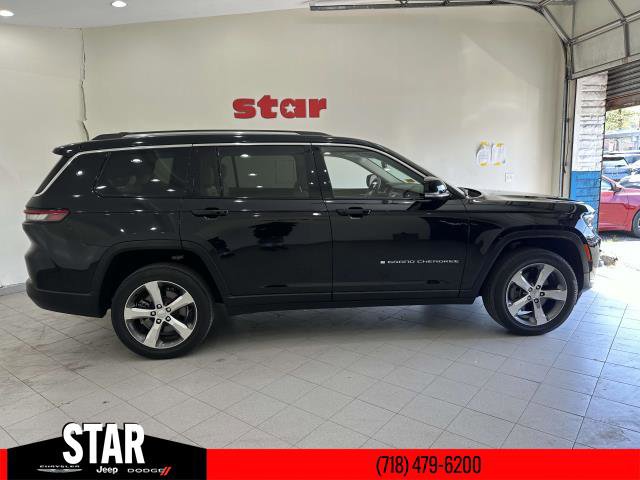 2022 Jeep Grand Cherokee Limited photo 2