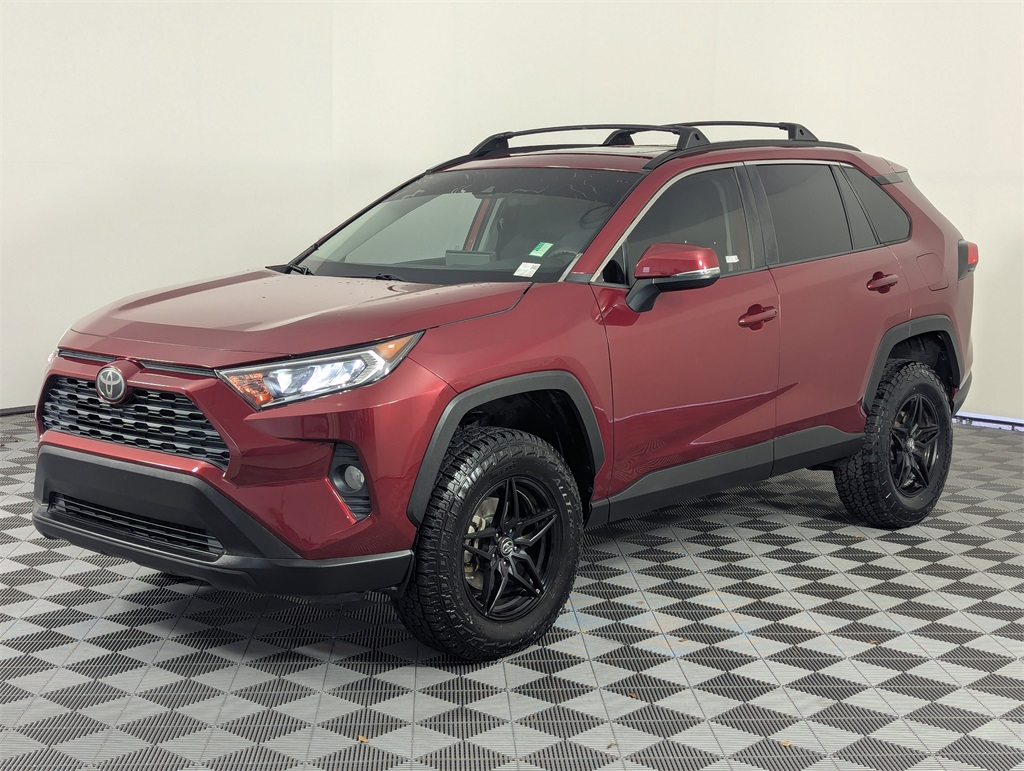 2019 Toyota RAV4 XLE photo 4