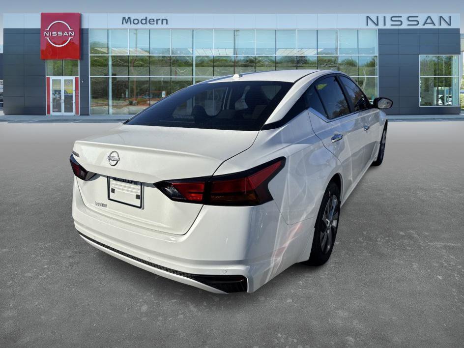 2025 Nissan Altima S photo 2