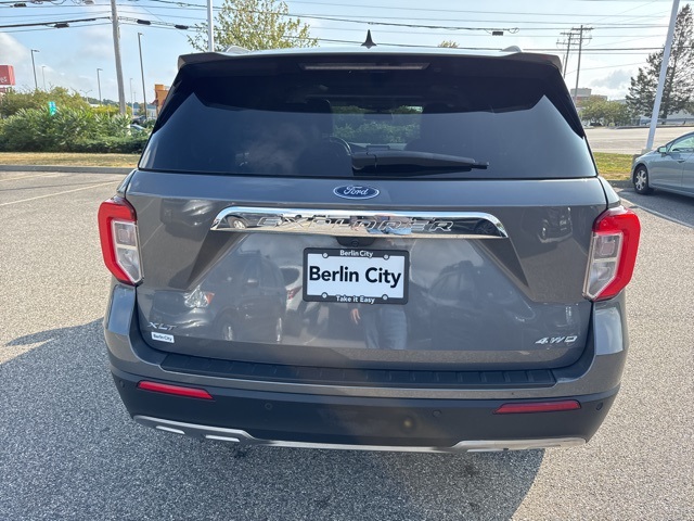 2023 Ford Explorer XLT photo 3